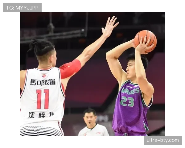 国际米兰三线作战连遇硬仗，后防配置考验赛季末期稳定表现
